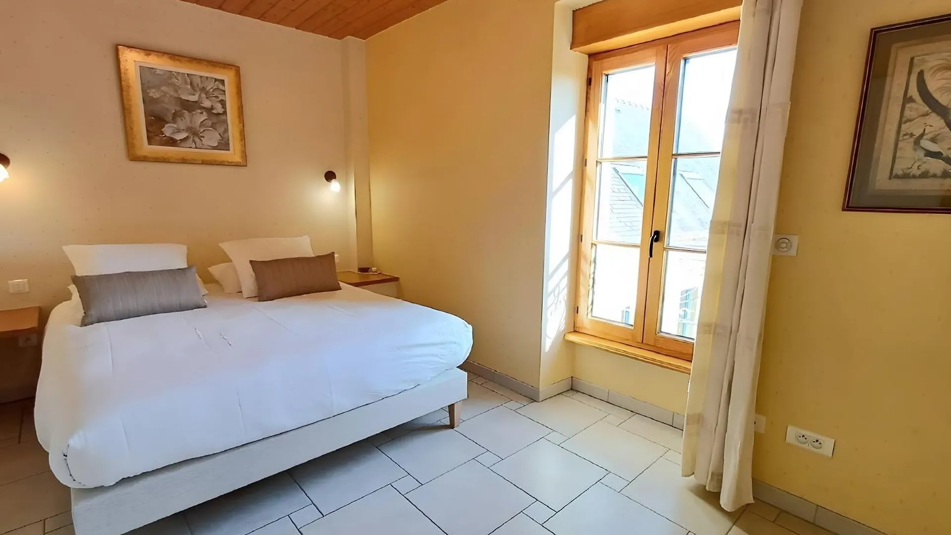 Maison Independante Sur Jardin Mahalon